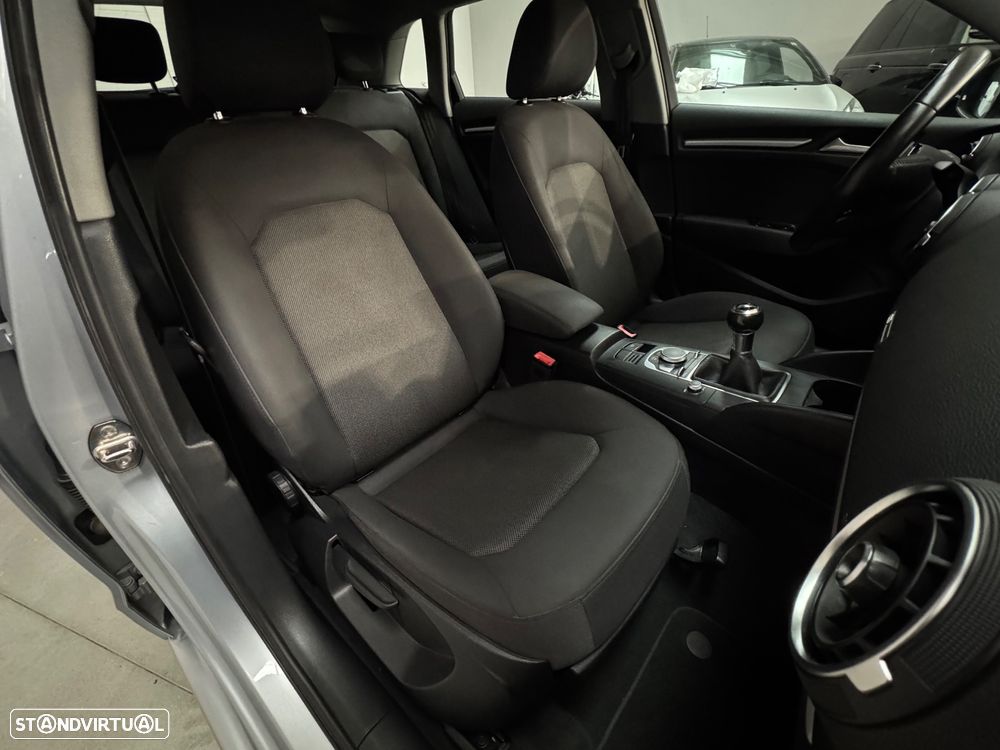 Audi A3 Sportback 1.6 TDI B.Line Attraction - 8