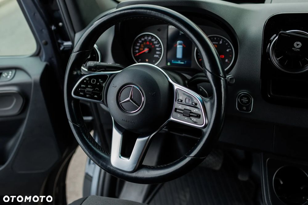 Mercedes-Benz Sprinter - 28
