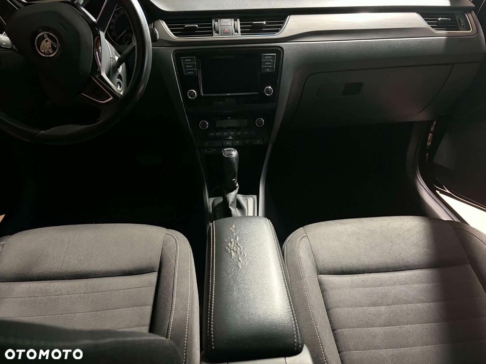Skoda RAPID Spb 1.0 TSI Style DSG - 8