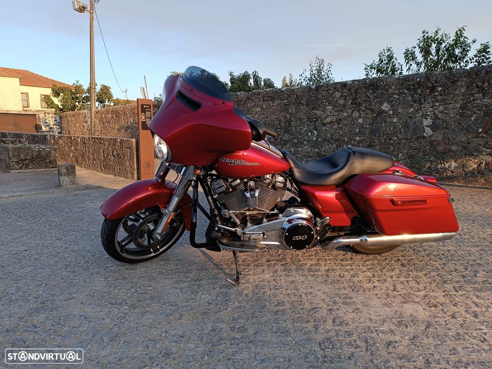 Harley-Davidson Street - 8