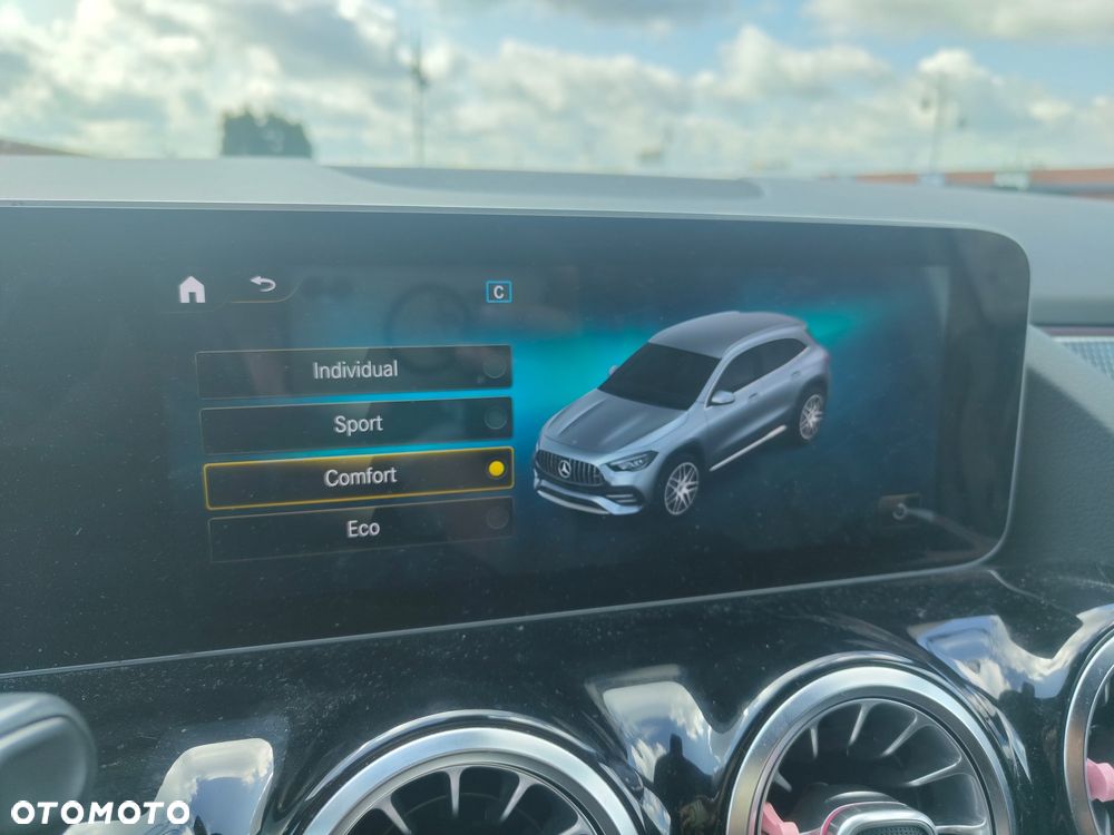 Mercedes-Benz GLA 250 8G-DCT - 32