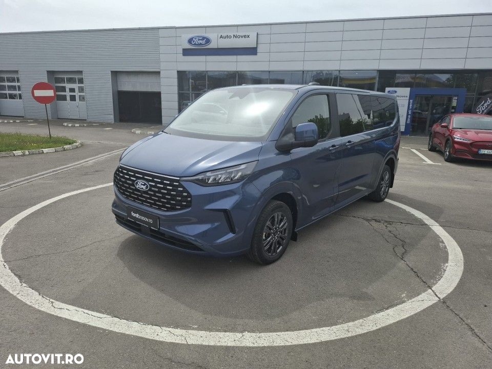 Ford Tourneo Custom - 1