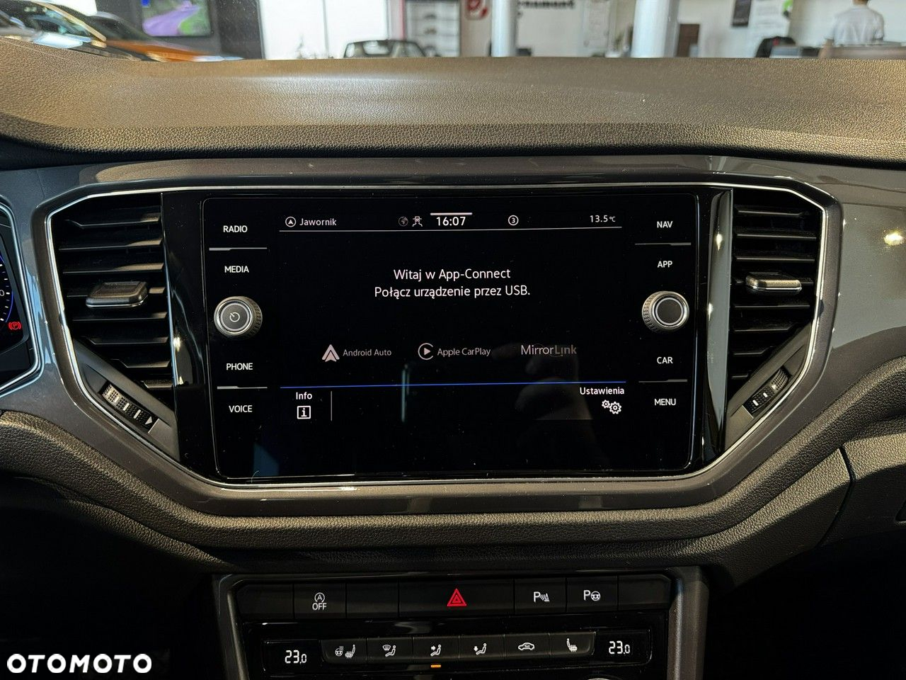 Volkswagen T-Roc - 29