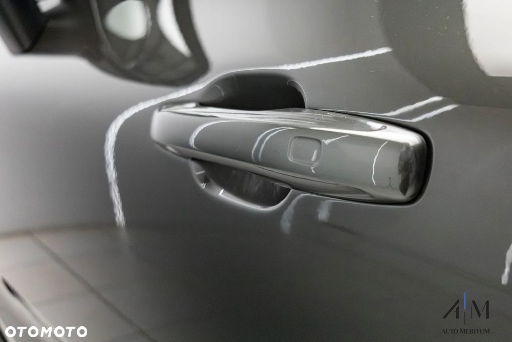 Volvo XC 60 B5 D AWD Ultimate Dark - 13