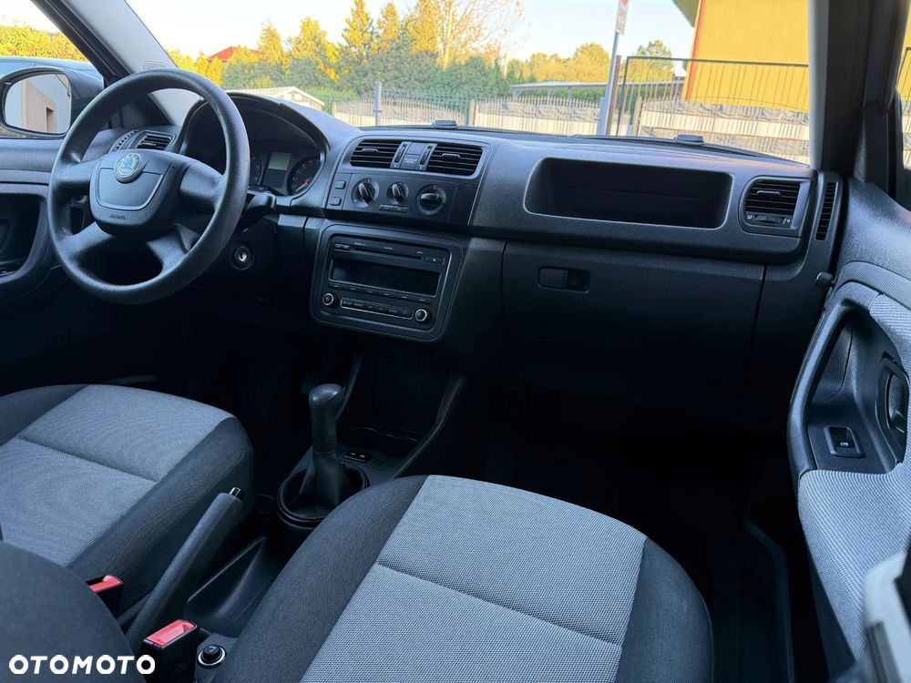Skoda Fabia 1.2 HTP Ambiente - 11