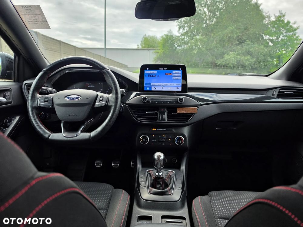 Ford Focus 1.0 EcoBoost STart-Stopp-System ST-LINE X - 11