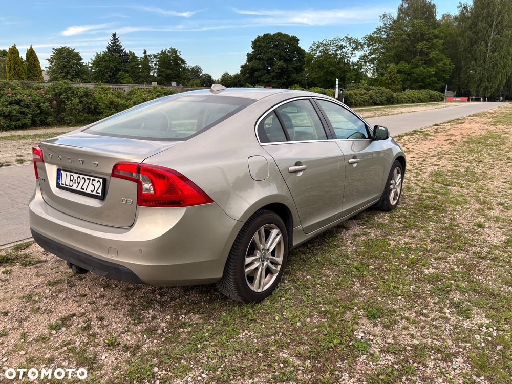 Volvo S60 D3 Geartronic Momentum - 5