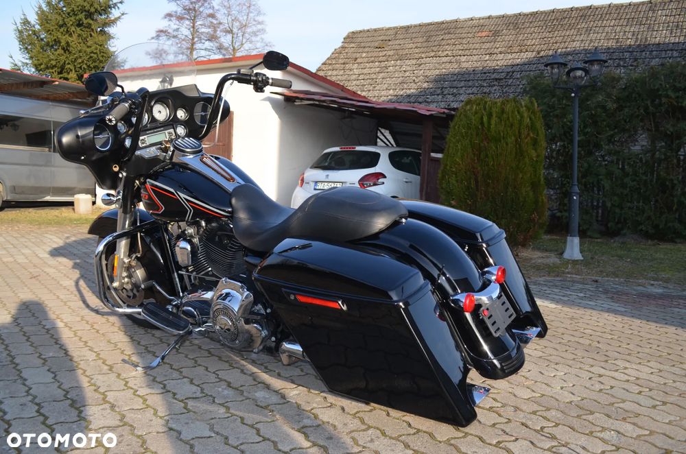 Harley-Davidson Touring Street Glide - 4