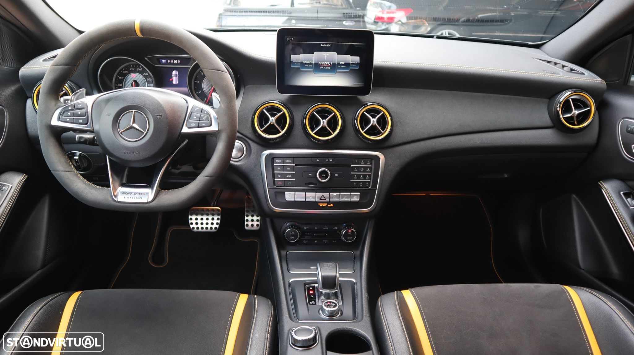 Mercedes-Benz A 45 AMG 4-Matic - 24