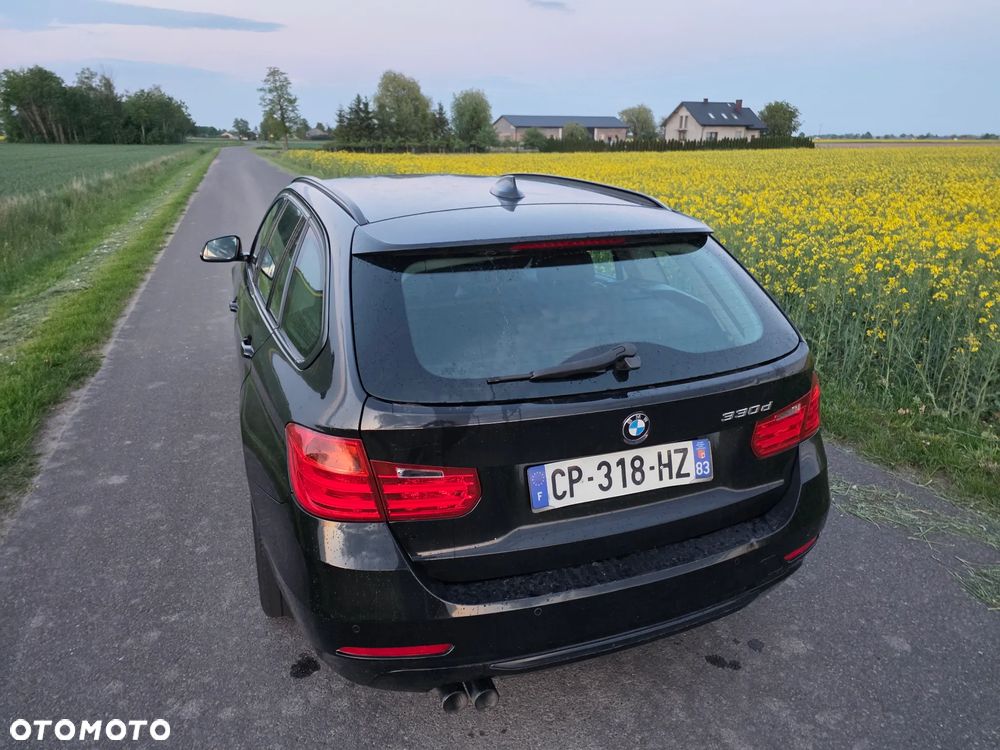 BMW Seria 3 330d Luxury Line - 32