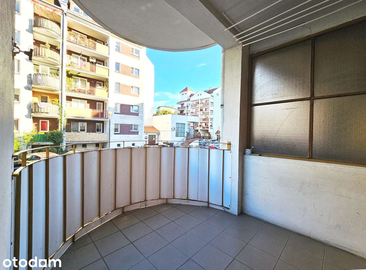 4-pokojowe na wysokim parterze. Balkon, duża piwnica, osobna kuchnia