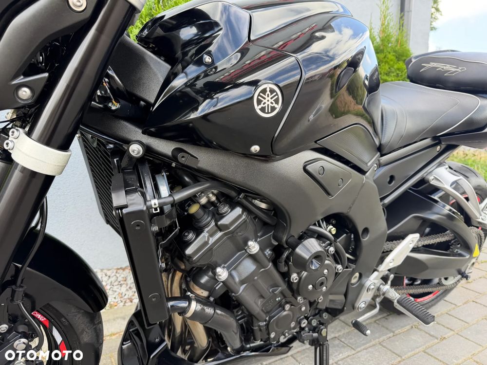 Yamaha FZ - 33