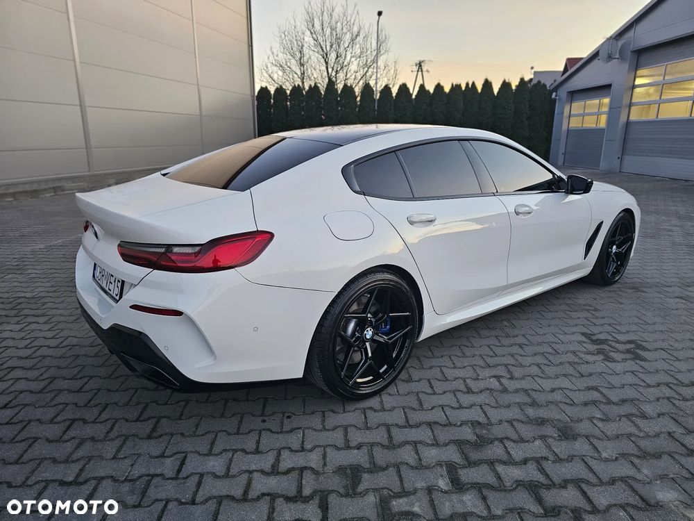 BMW Seria 8 840i - 14