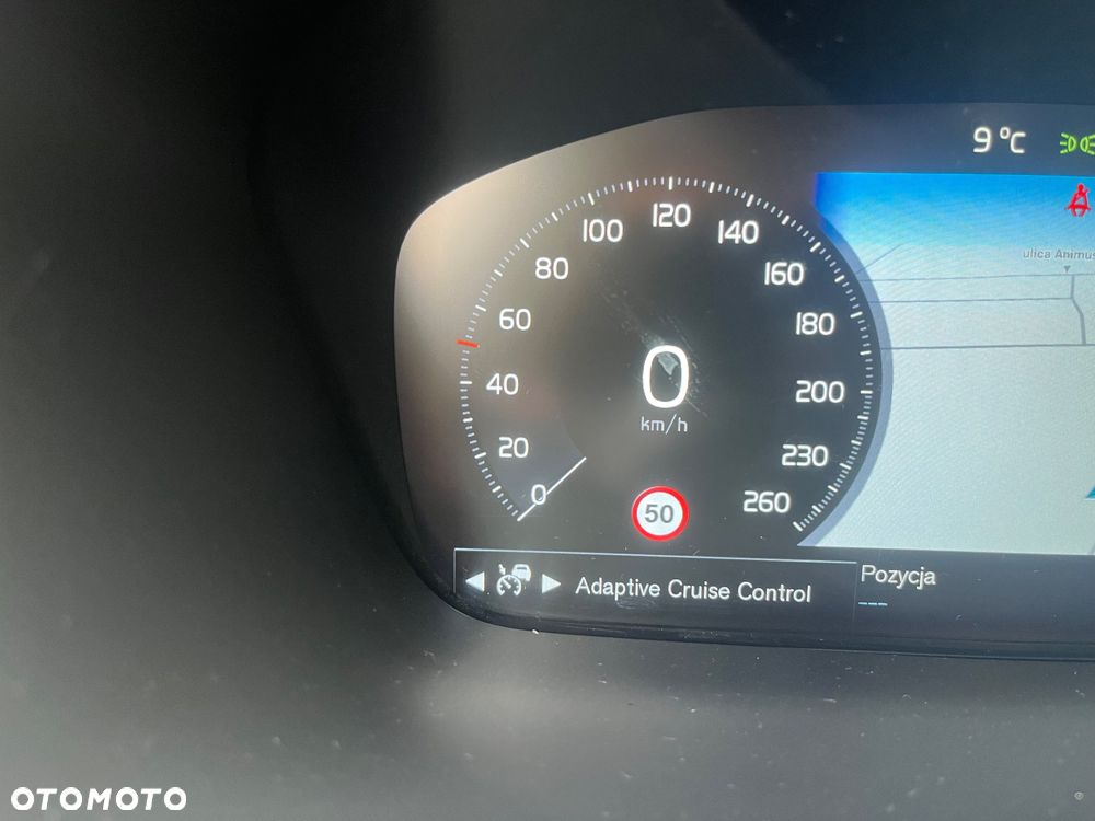 Volvo V90 D4 SCR Momentum Pro - 29