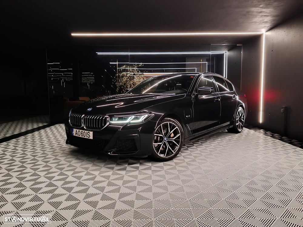 BMW 520 e Pack M - 1
