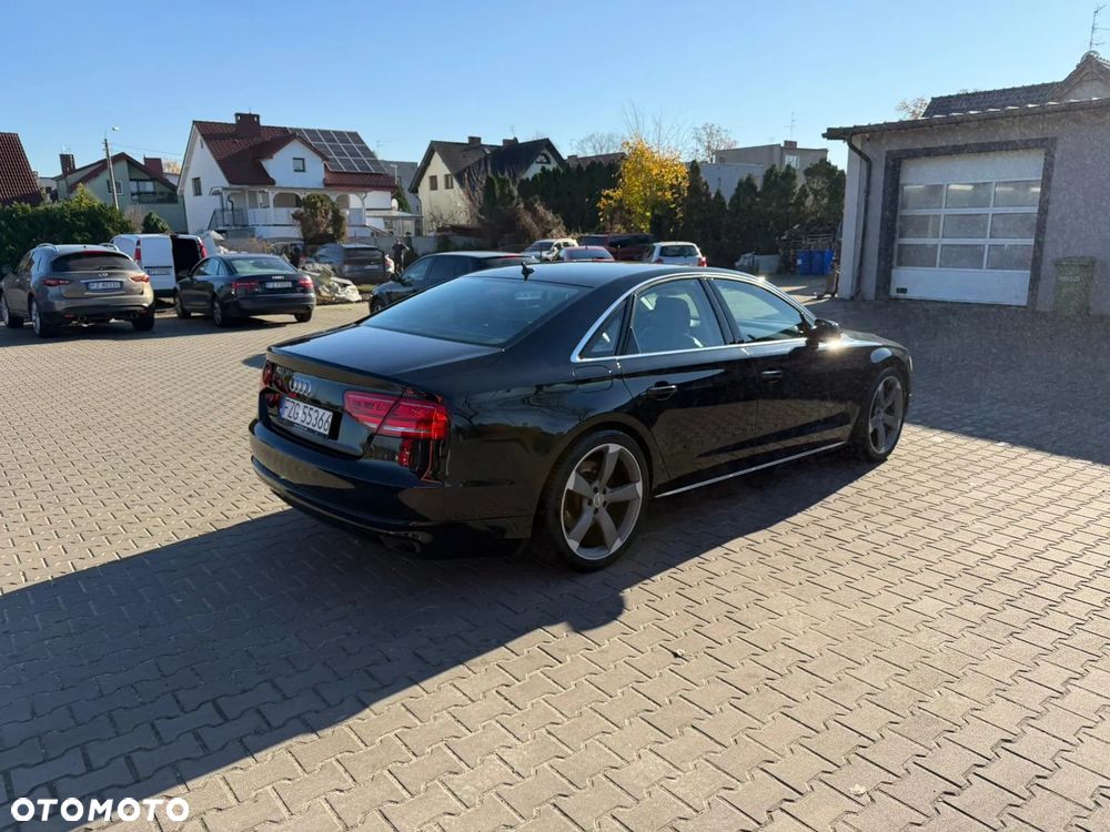 Audi A8 - 4