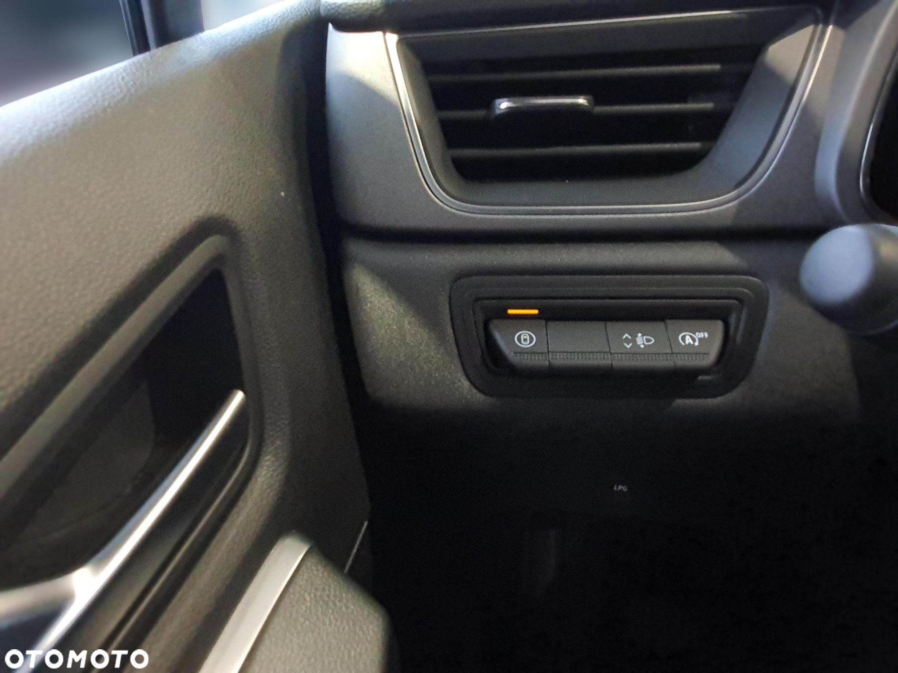 Renault Captur - 17