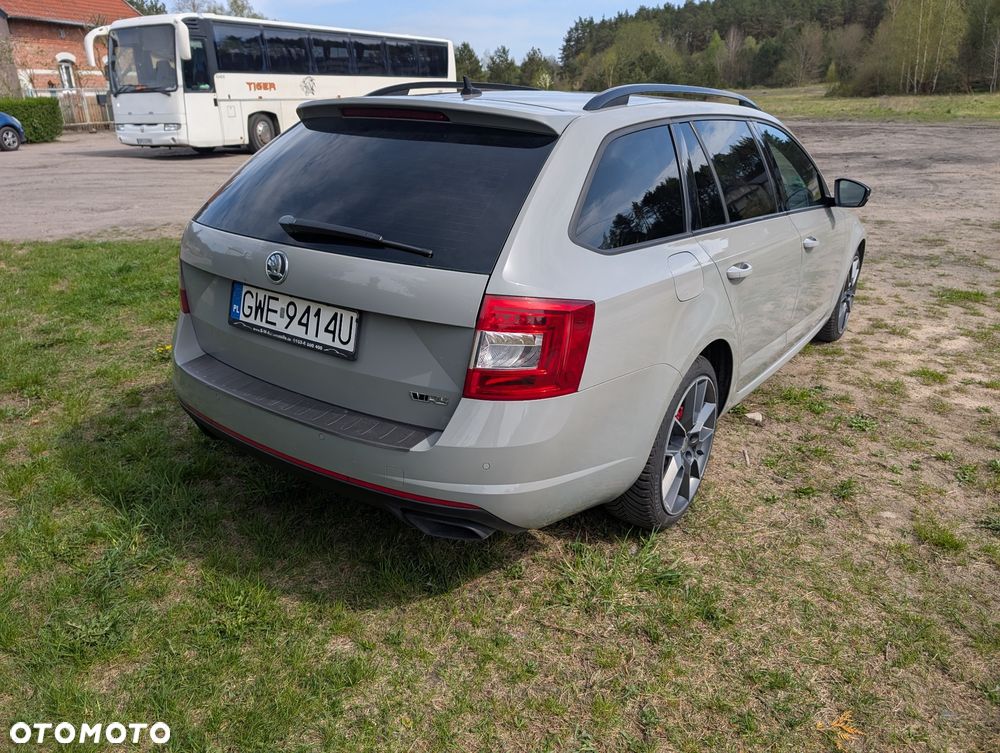 Skoda Octavia 2.0 TDI RS DSG - 8
