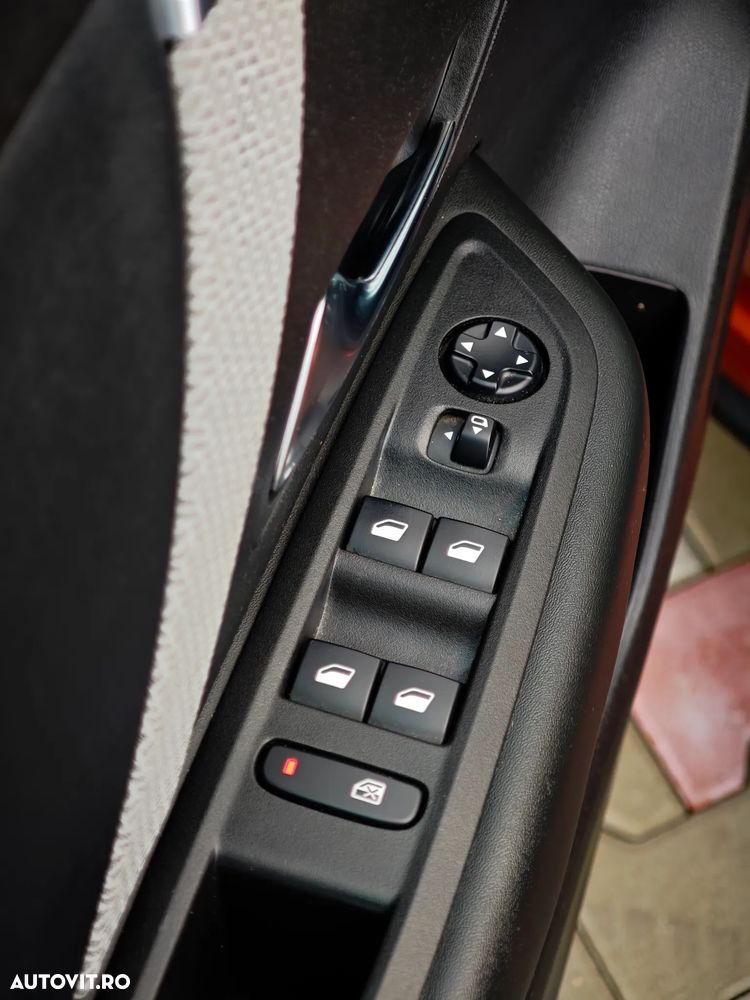 Citroën C4 BlueHDi 110 Stop&Start SHINE - 12