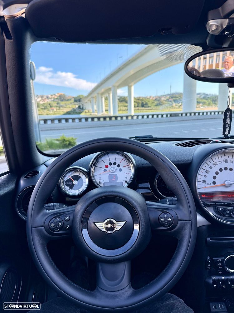 MINI Cabrio Cooper D - 8