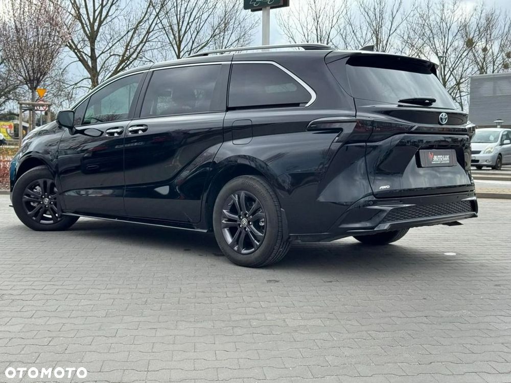 Toyota Sienna 2024 photo 3
