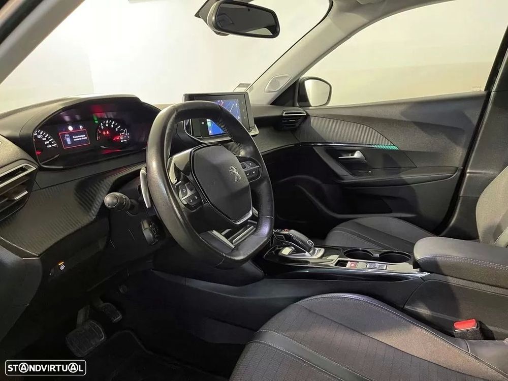 Peugeot 2008 1.5 BlueHDi Allure EAT8 - 11