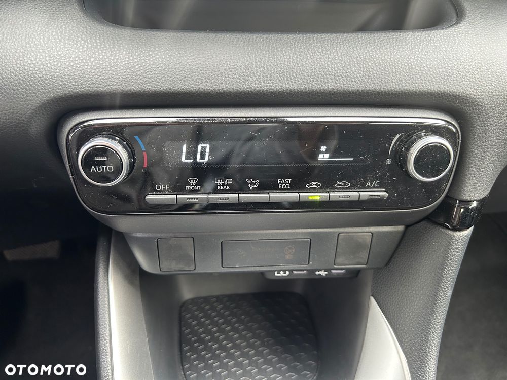 Toyota Yaris Hybrid 1.5 Comfort - 23