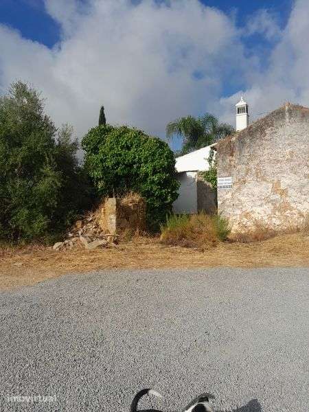 No ALGARVE CASA EM RUÍNAS Pode construir 2  moradias até 300 m2 - Grande imagem: 3/8