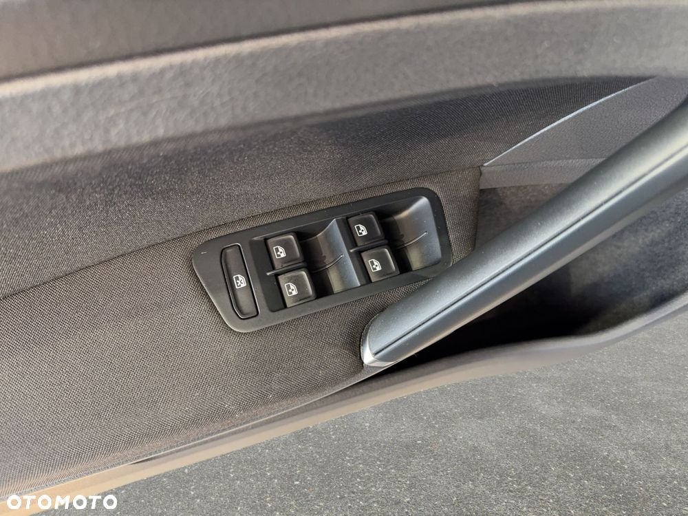 Volkswagen Golf Variant - 27