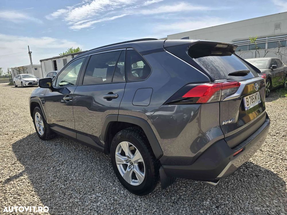 Toyota RAV4 - 6