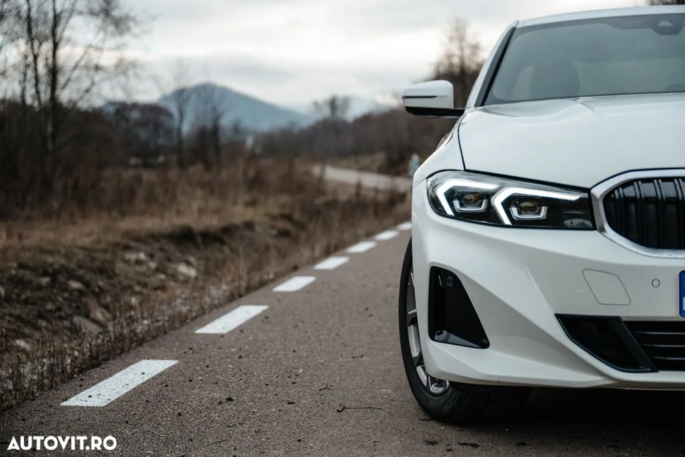 BMW Seria 3 330i xDrive Aut. Sport Line - 23