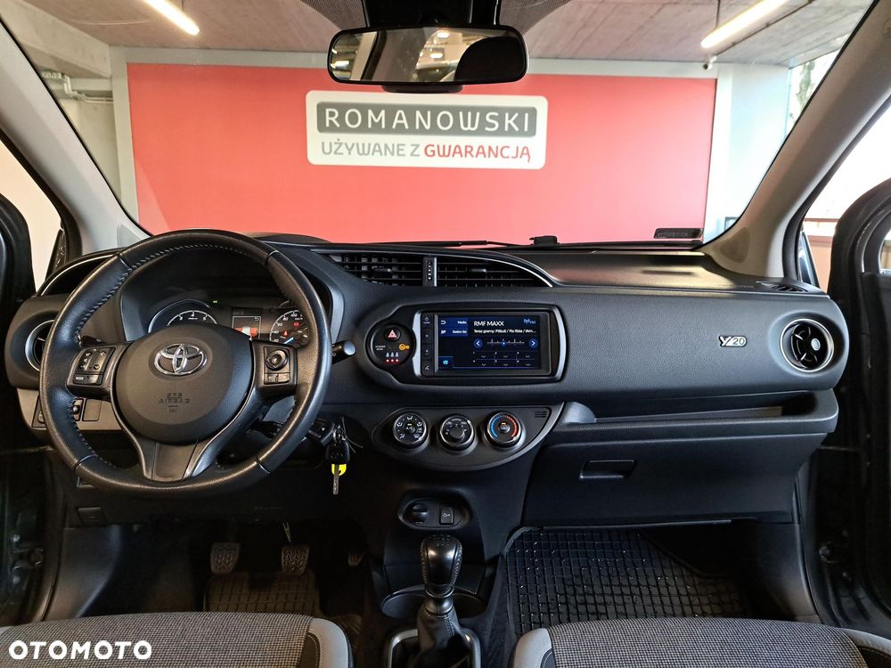 Toyota Yaris - 12