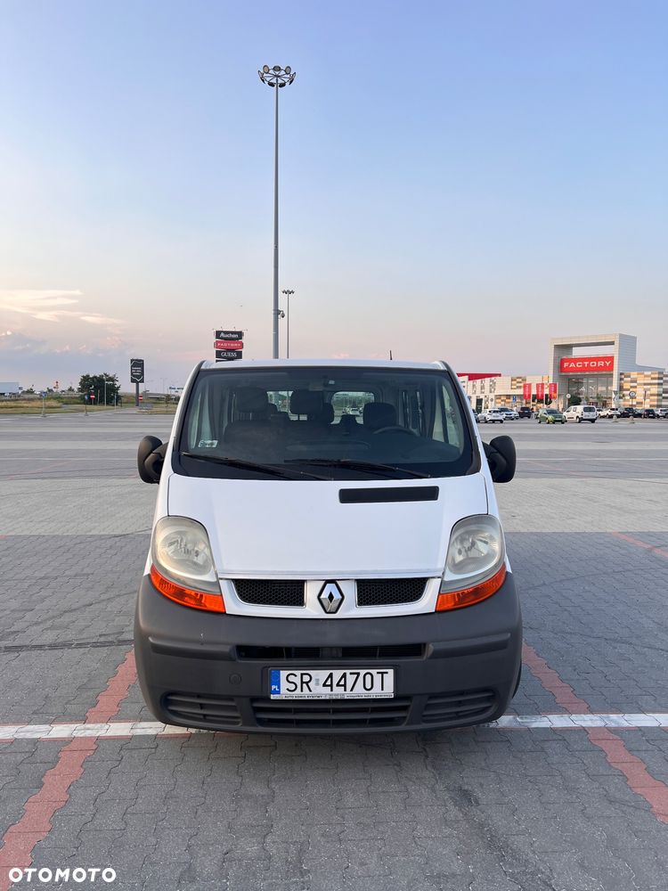 Renault Trafic Passenger - 2