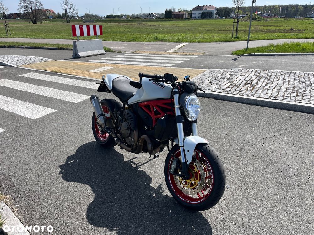 Ducati Monster - 11