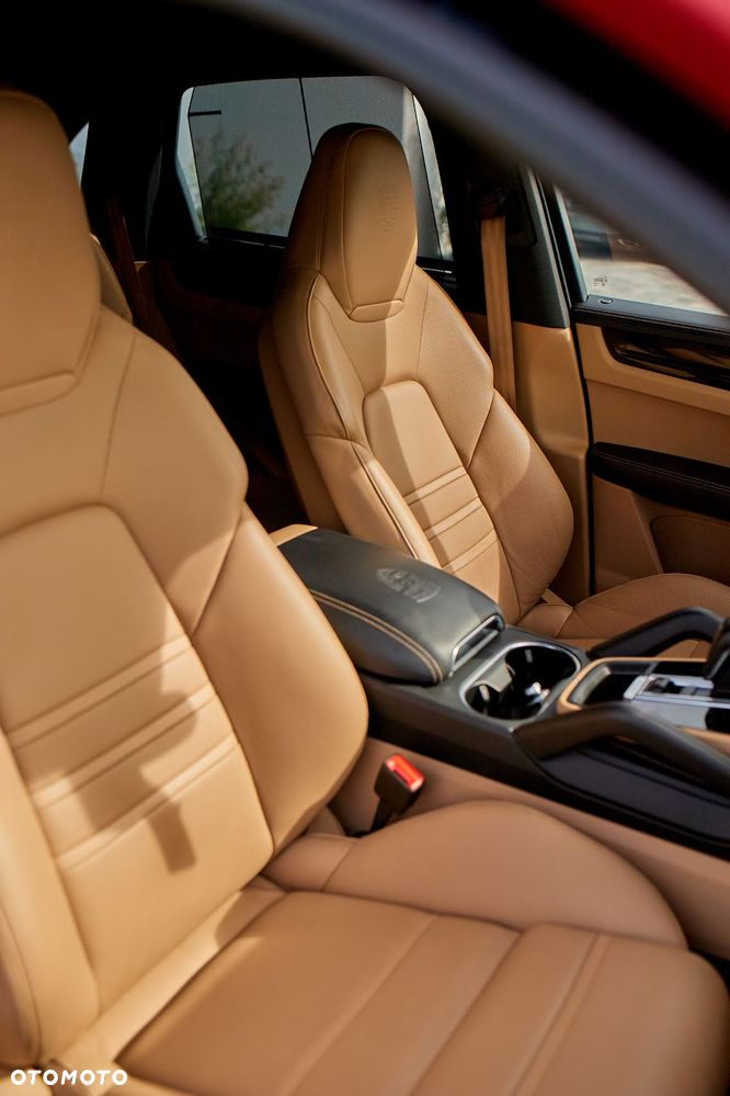 Porsche Cayenne - 18
