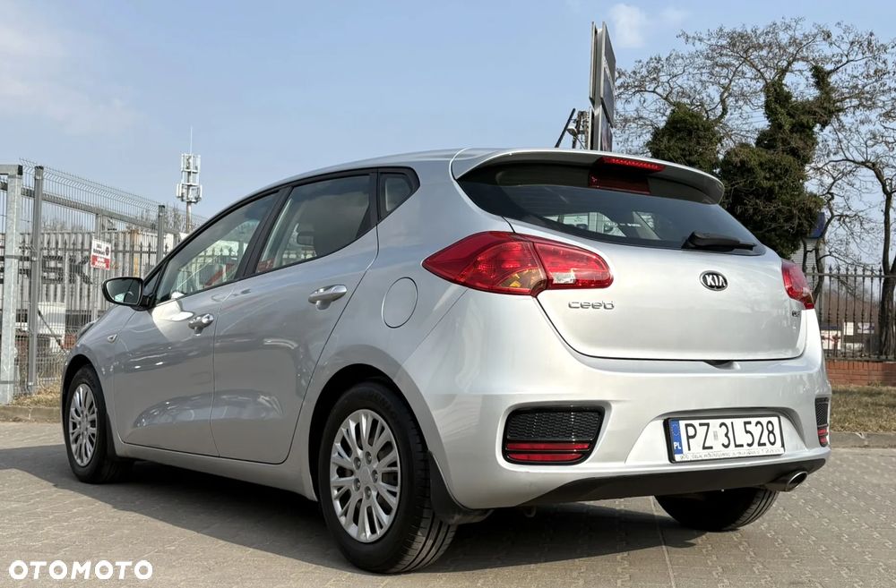 Kia Ceed 1.6 CRDi M - 6