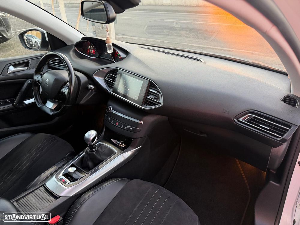 Peugeot 308 SW PureTech 130 Stop & Start Allure - 15
