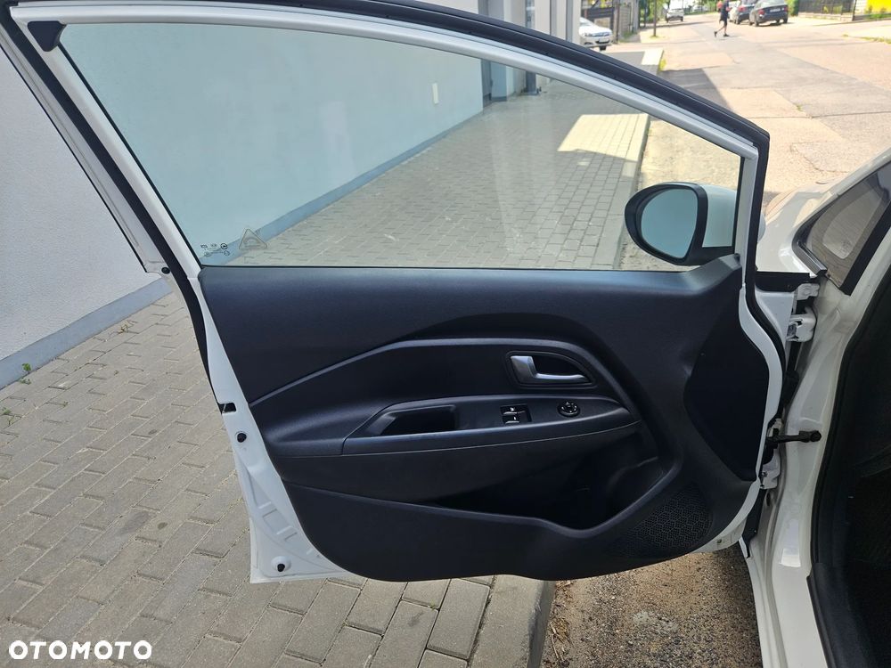Kia Rio 1.2 Dream Team Edition - 11