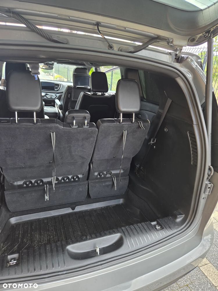 Chrysler Pacifica - 32