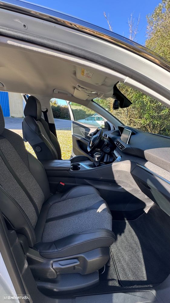 Peugeot 5008 1.5 BlueHDi Style - 4