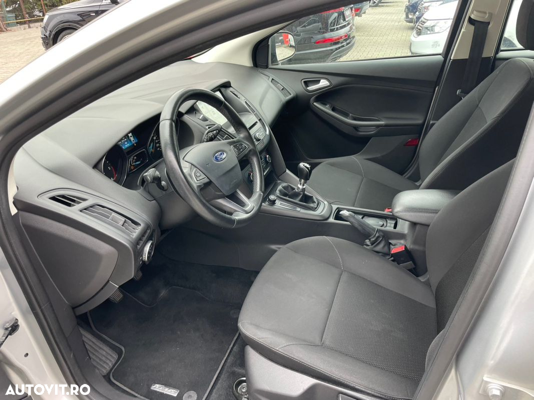 Ford Focus - 11