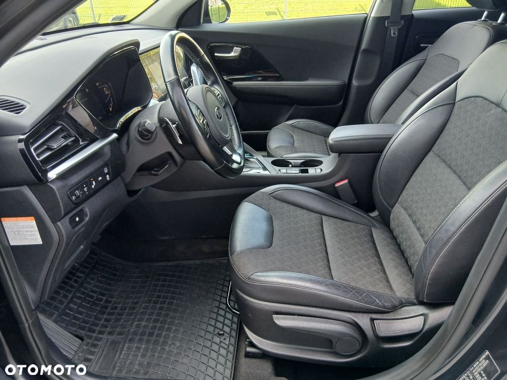 Kia Niro 1.6 GDI Hybrid Business Line - 17