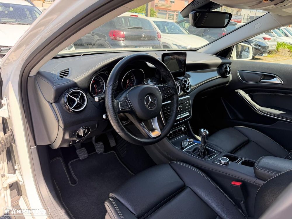 Mercedes-Benz GLA 180 AMG Line - 9