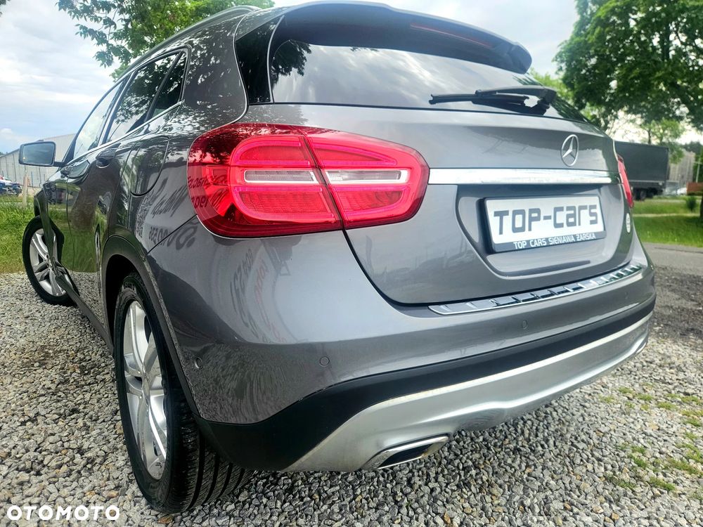 Mercedes-Benz GLA - 4
