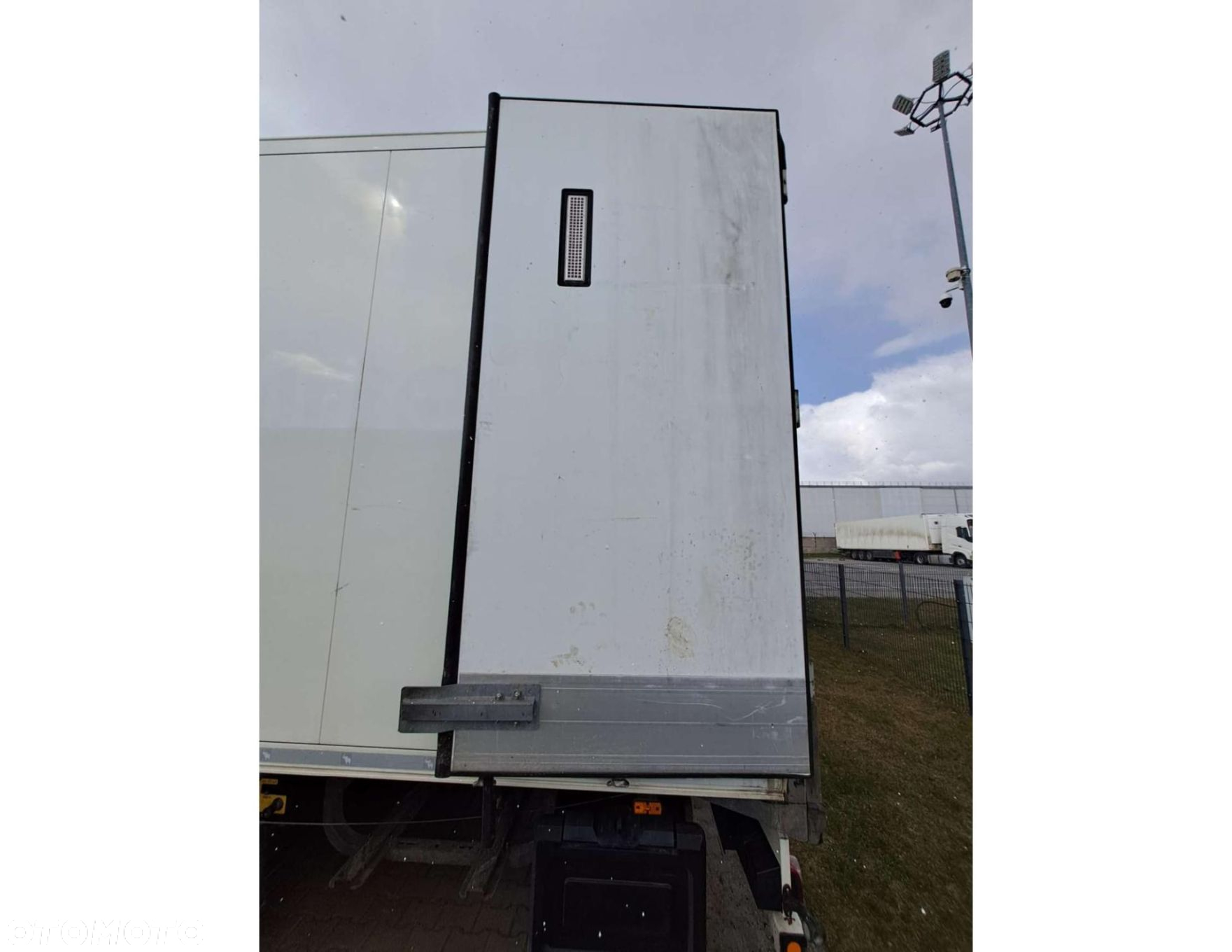 Schmitz Cargobull SKO FP 60 ThermoKing SLXi 300 - 7