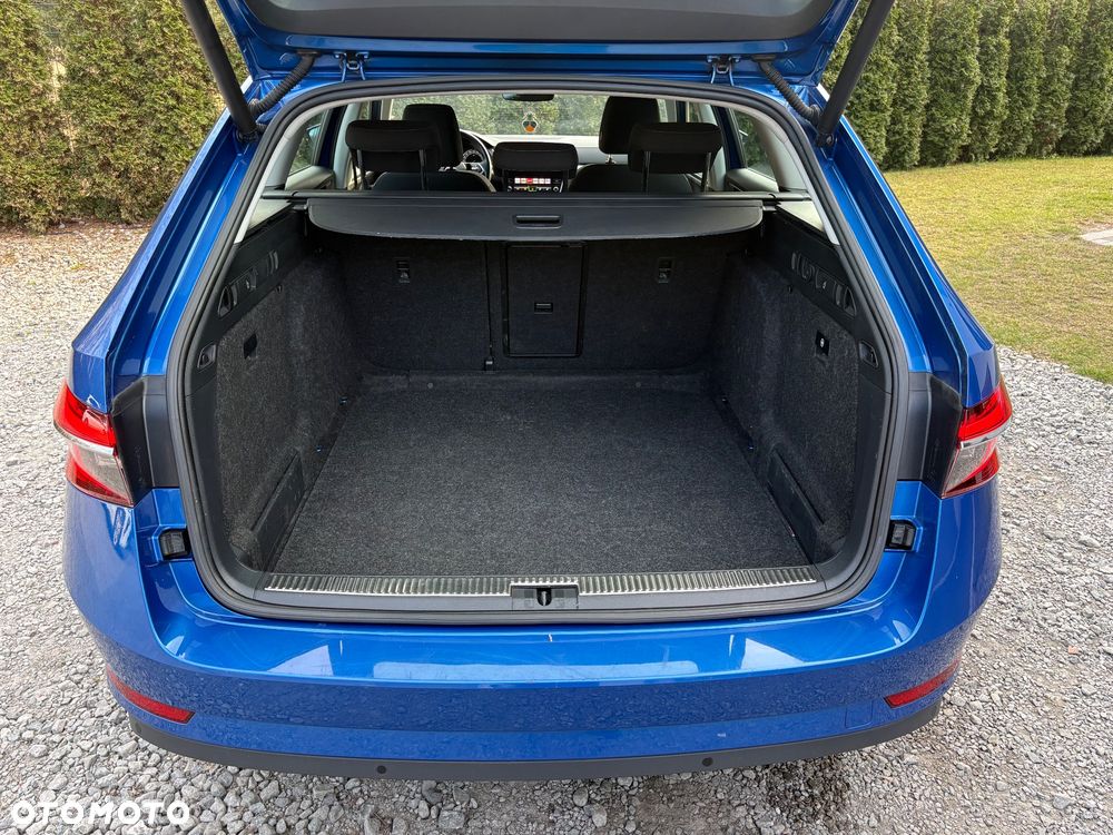 Skoda Superb 2.0 TDI SCR Ambition - 14