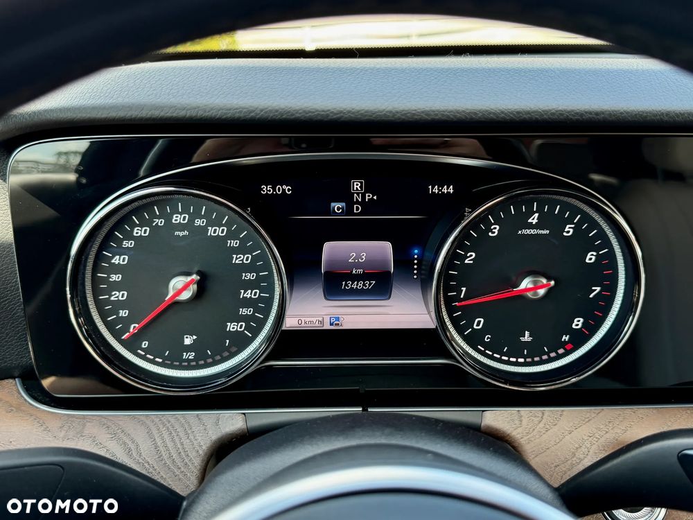Mercedes-Benz Klasa E 300 9G-TRONIC AMG Line - 17