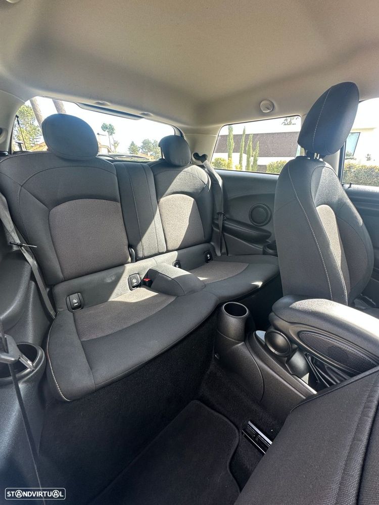 MINI 3 Portas Cooper Auto - 18