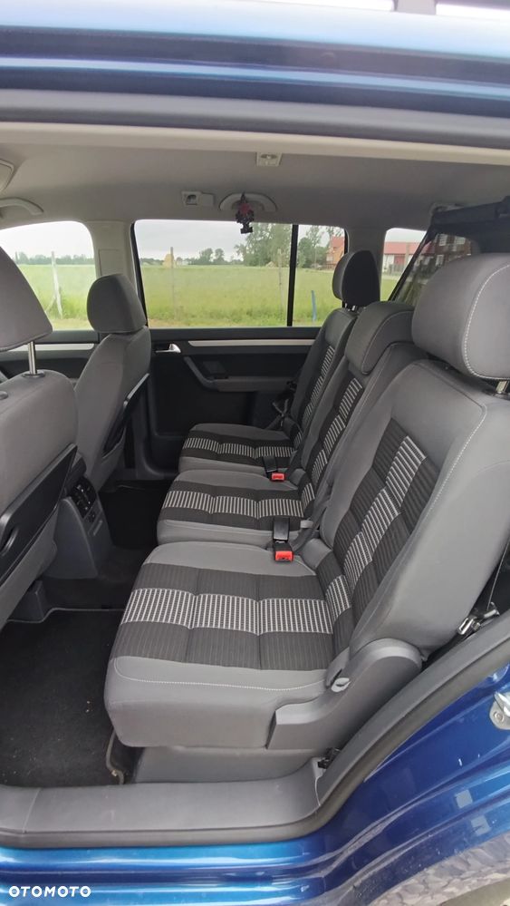 Volkswagen Touran - 13