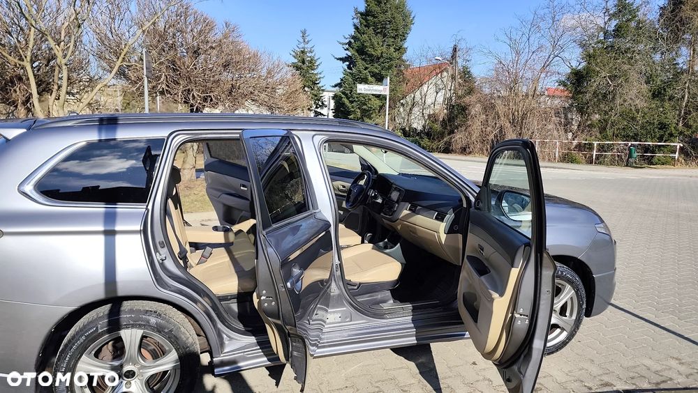 Mitsubishi Outlander 2.2 DI-D 4WD Automatik Diamant Edition+ - 38